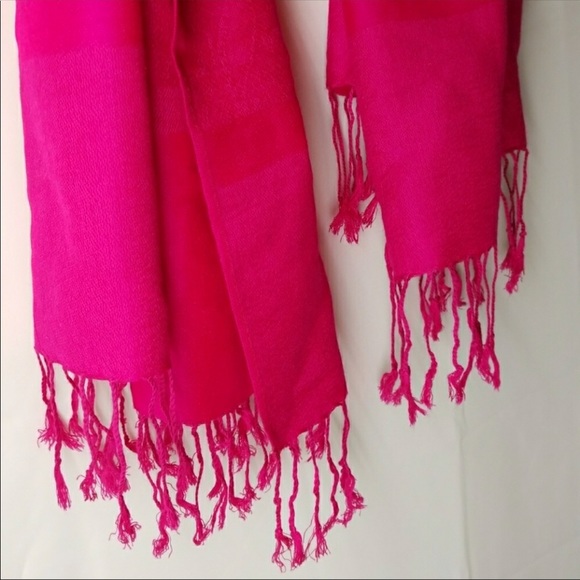 Scarf/Wrap - Picture 4 of 6